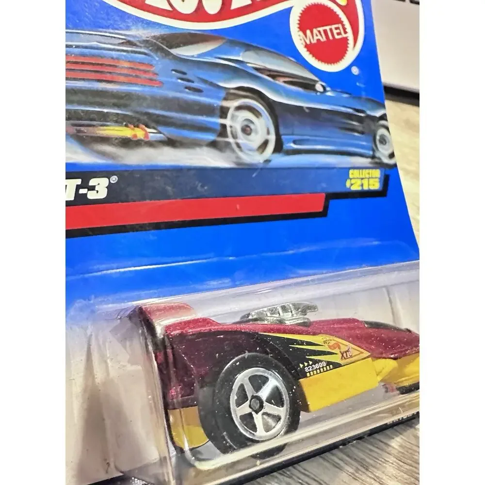 Hot Wheels XT-3 Three-Wheel Red Car Diecast 1/64 Scale Collector Hotwheels H8